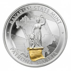 1 Bayern Thaler Silber mit Patrona Bavaria und dem Bayerischen Löwen sowie der Verfassungsrolle, die vergoldet ist