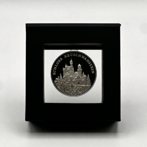 Membranetui, Die ideale Verpackung für Geschenke. Die Medaille wird im Rahmen in eine strapazierfähige, durchsichtige, Silikon-Membran eingelegt. So hat man sein Schmuckstück jederzeit im Blick.